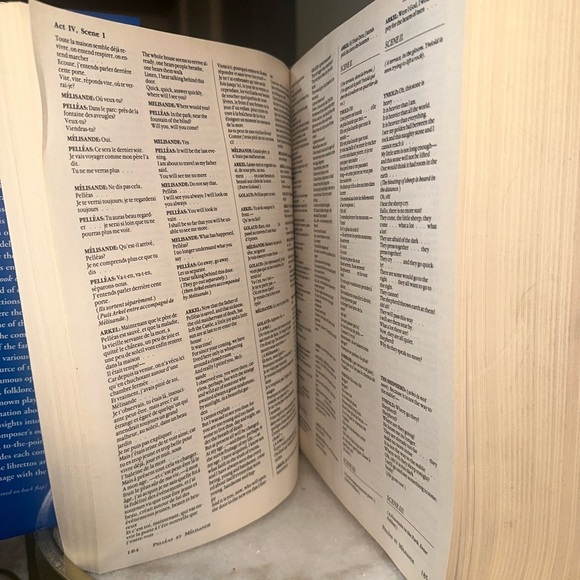 Book of 101 Opera Librettos Hardcover. Complete Texts with English Translations - Picture 5 of 8